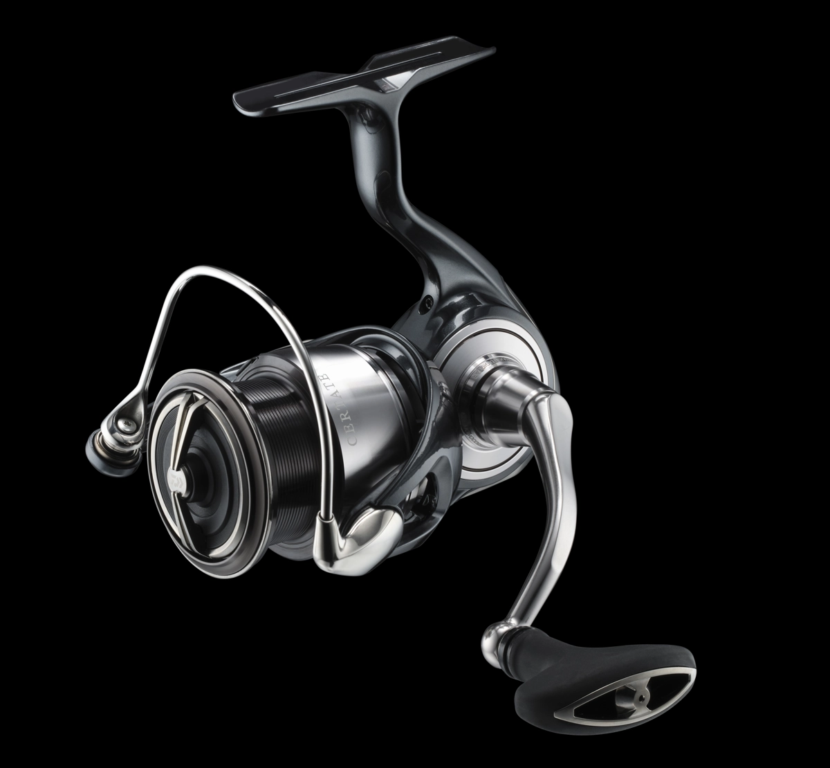 grilo-pesca-carreto-spinning-daiwa-certate-g-24lt-8thai.jpg